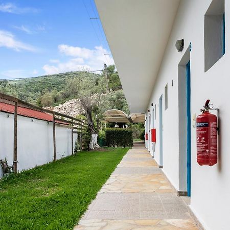 Oceanis Rooms Mikros Gialos Exterior photo