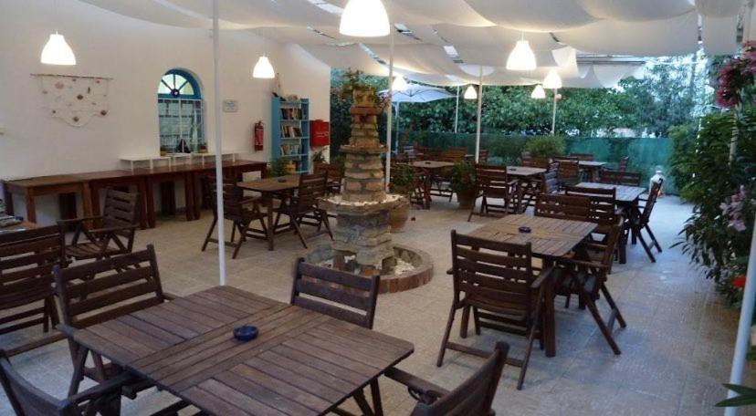 Oceanis Rooms Mikros Gialos Exterior photo