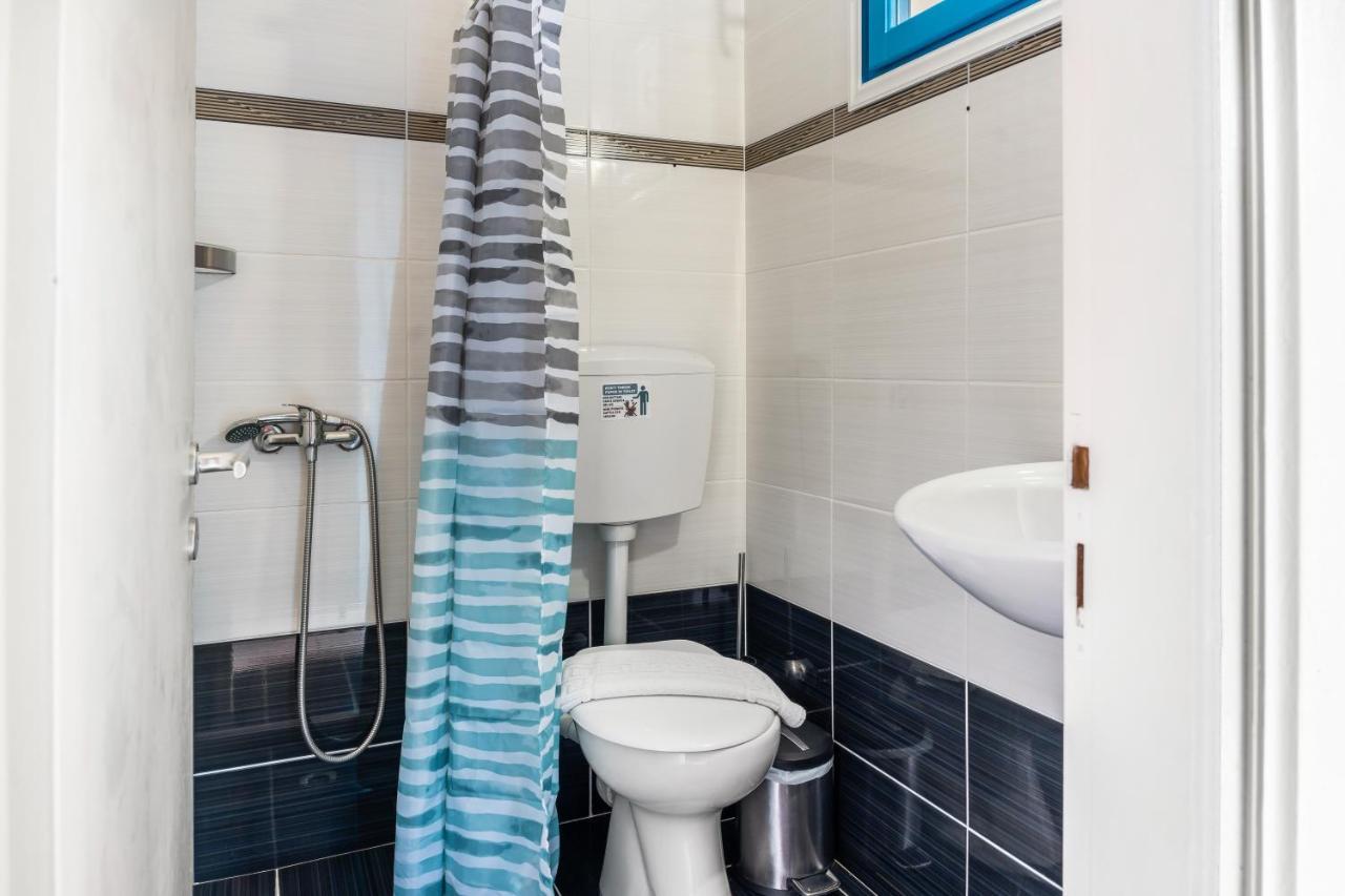 Oceanis Rooms Mikros Gialos Exterior photo