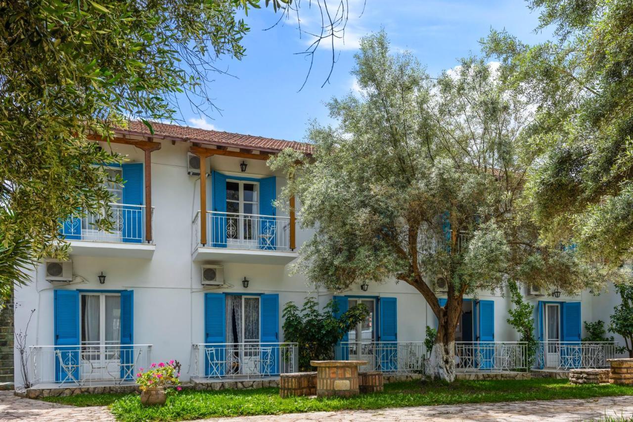 Oceanis Rooms Mikros Gialos Exterior photo