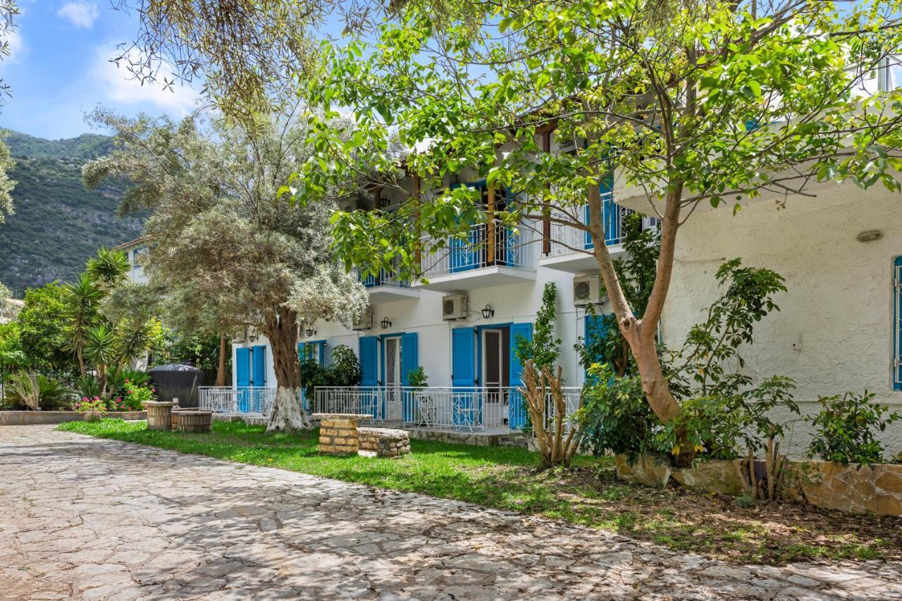 Oceanis Rooms Mikros Gialos Exterior photo